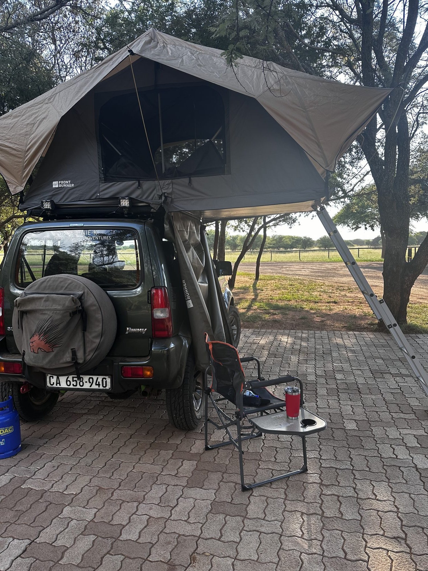 Lightweight frontrunner rooftop tent