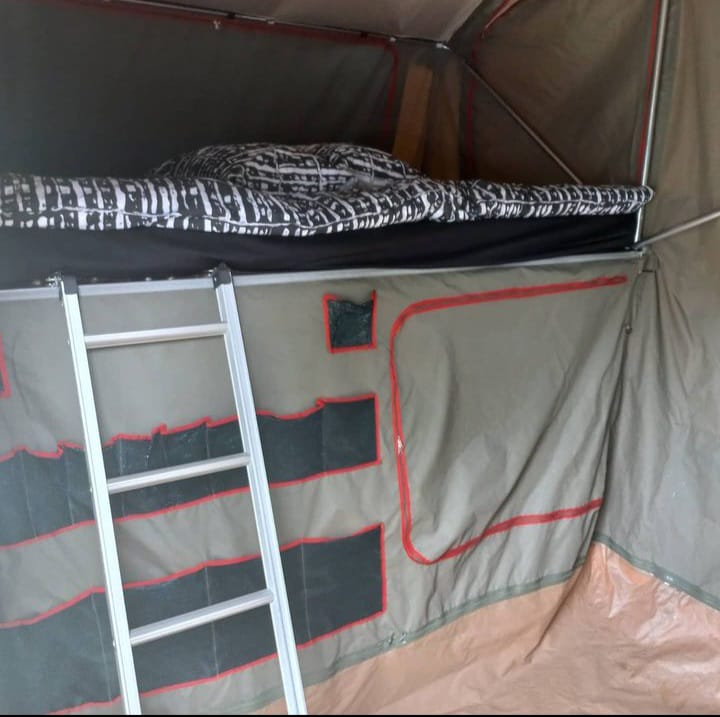 Easy set-up light weight 2 sleeper camping trailer