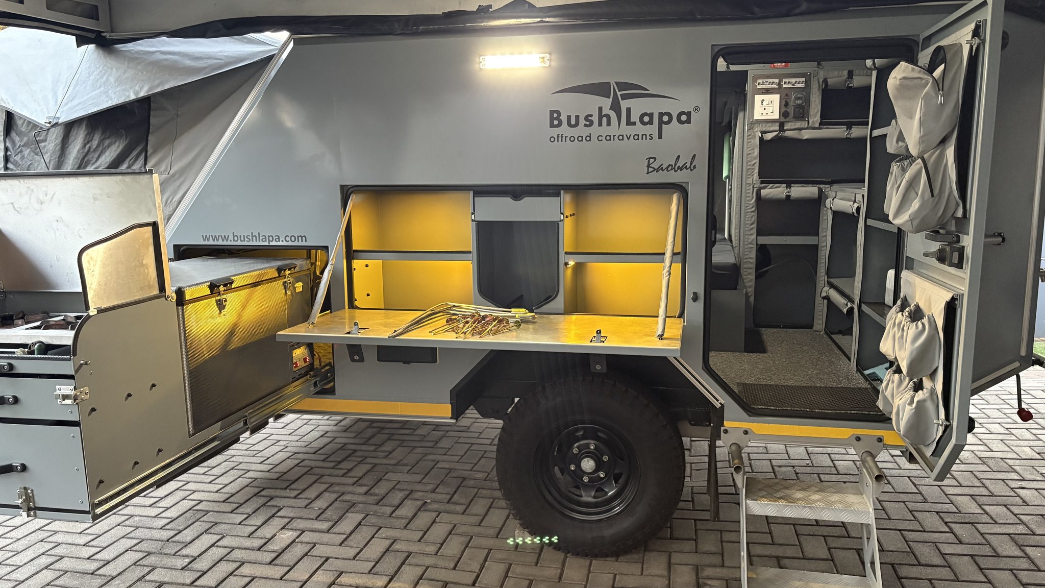 BUSHLAPA BOABAB 4 SLEEPER WITH SOLAR - PERFECT FOR A FAMILY TRIP