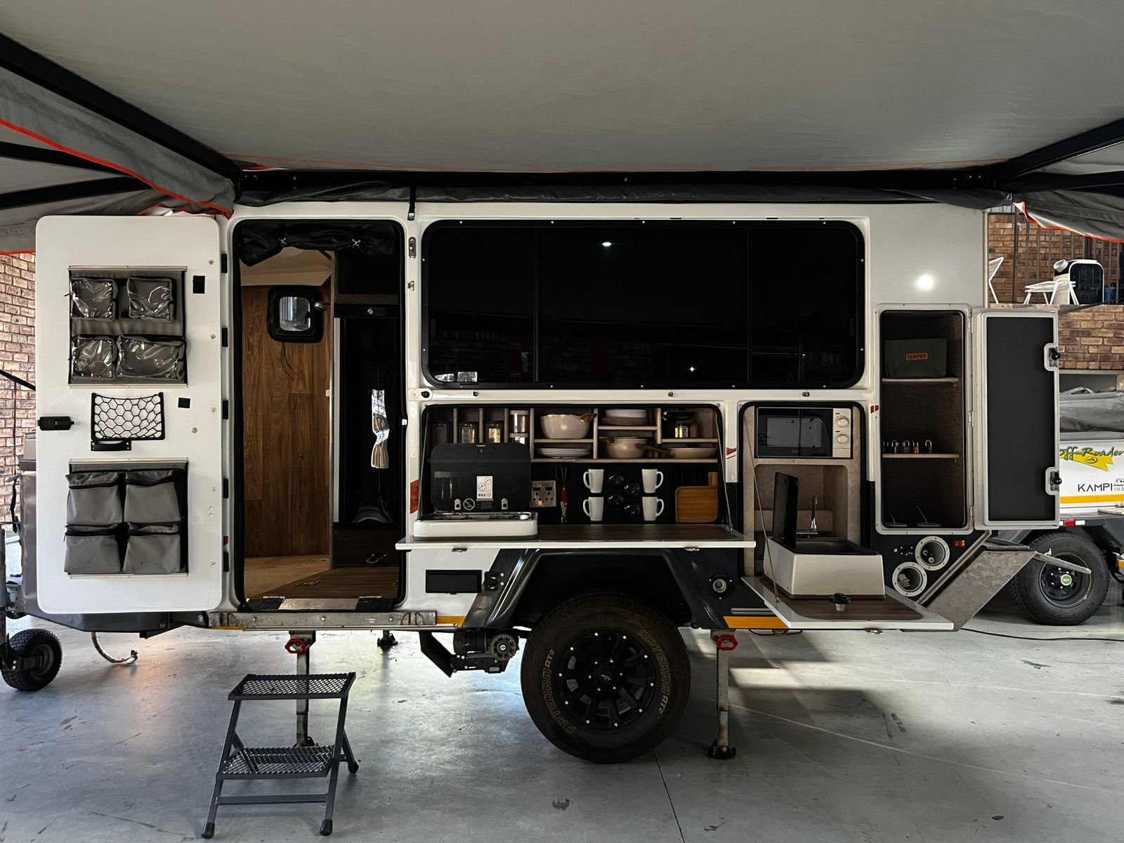 Nomad Nights, 2024 Mobi Lodge Off-Road Camper with Movers (KMML01)
