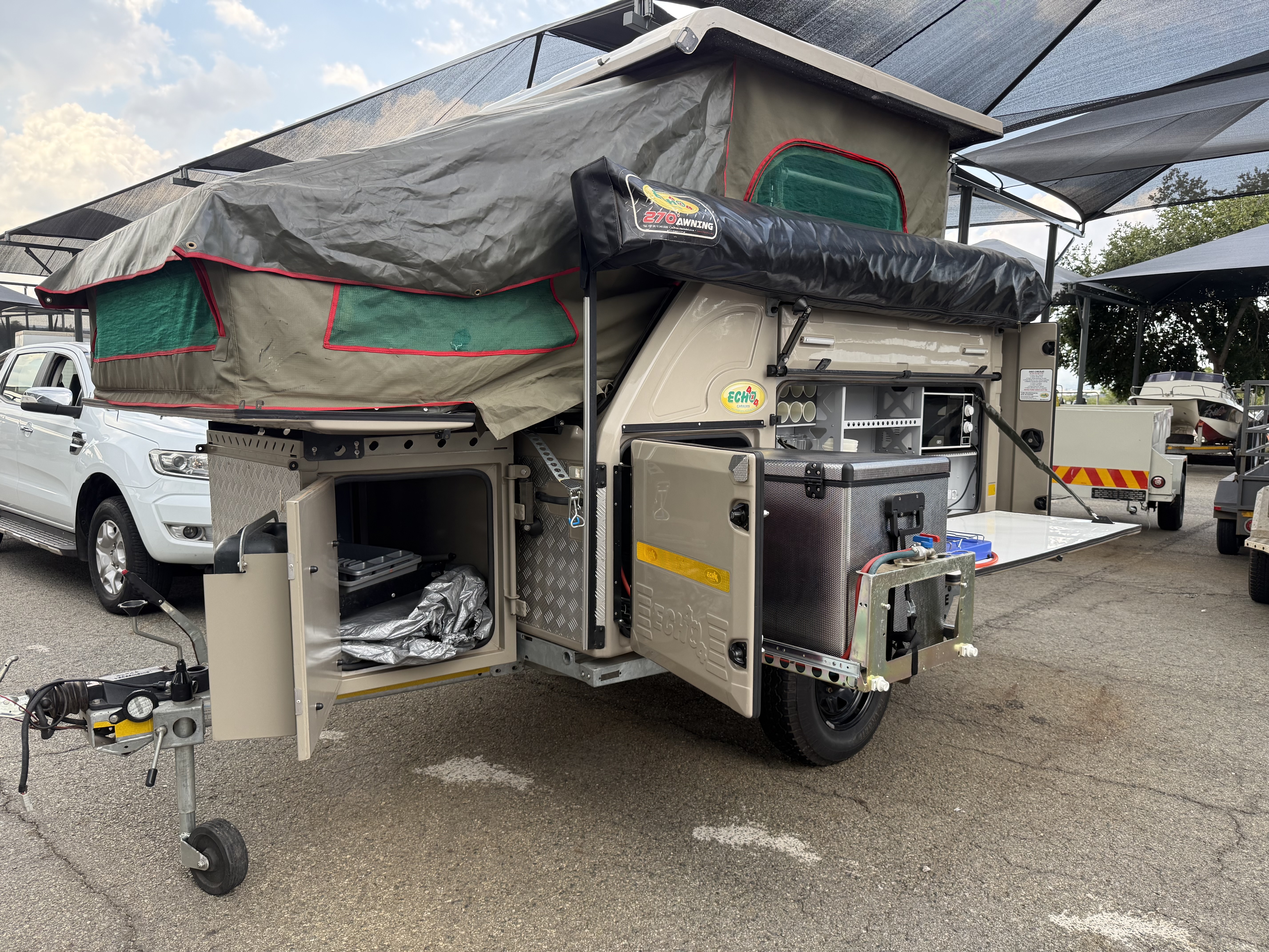 2018 4x4 Echo Chobe Off-Road Camper – 4 Sleeper