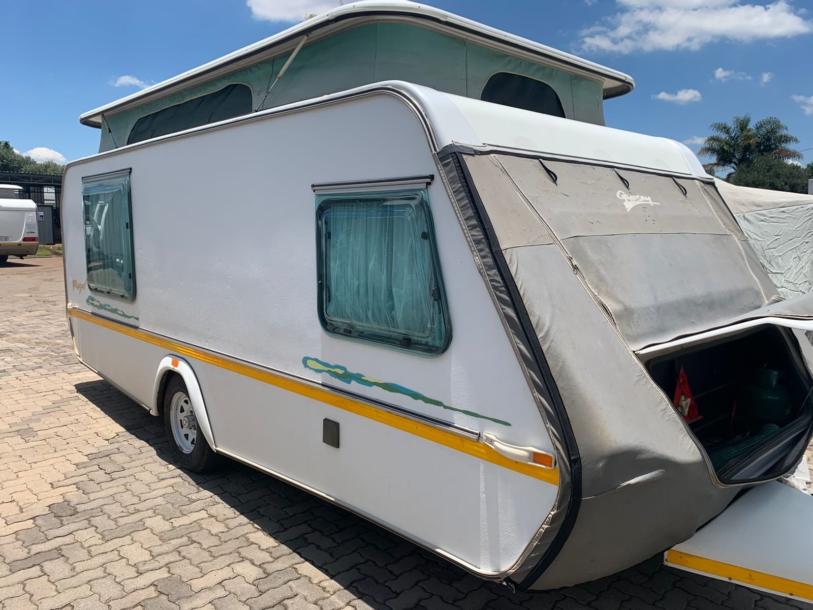 2001 Gypsey Regal 