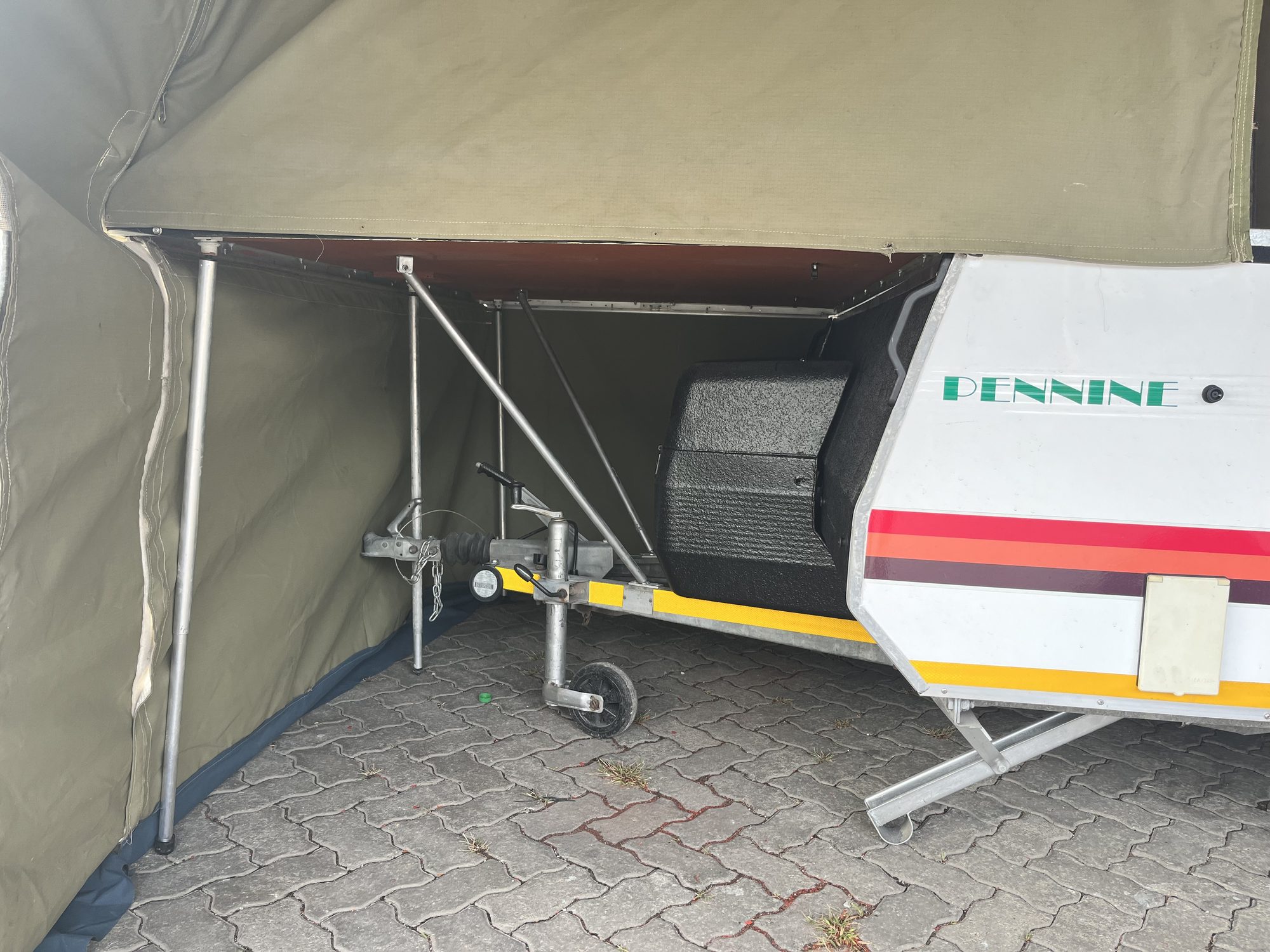Canvas Popup Caravan