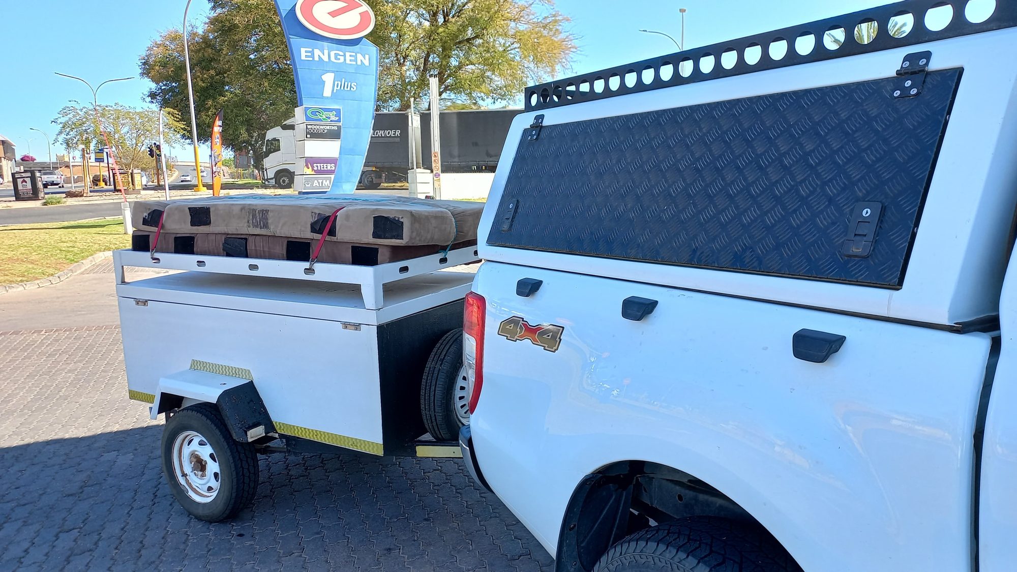 Off road trailer with Dome tent